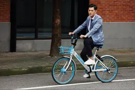 支付宝小程序开放新入口，首页卡包可直接跳转图片