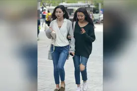 为啥女生都喜欢手挽着手出门，难道她们具有轻微的同性恋症