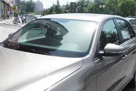 三伏天的天气太热，如何防止车子暴晒高温，老司机教了几个窍门，车子怎么晒也不怕