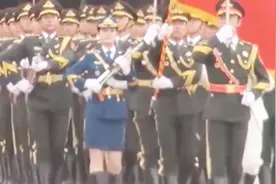 震惊！为什么解放军特种兵身高不得超过1.8米？视频封面