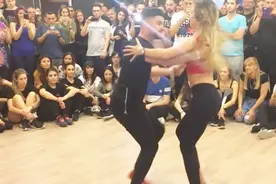 一首动感舞曲《爱情小镇》超级好听