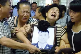 一首让人泪奔的歌曲！《那些再没有回来的兄弟》，敬英雄！