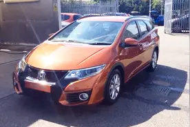 实拍欧洲版本田思域SE，这造型跟国内杰德差不多，可动力强多了