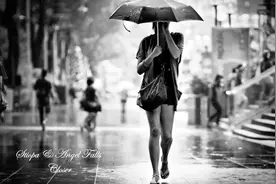 午夜电台里突然听到这首Closer，妩媚迷人的女声嗓音，沉醉