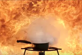 慢镜头下的火焰是如何燃烧的视频封面