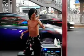 明月夜(《沉默是金》国语版)-广州岗顶街头艺人演唱图片