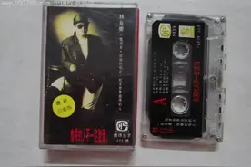 会哭的人不一定流泪图片