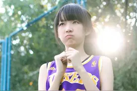 女朋友场边看球，你都有啥表现？图片