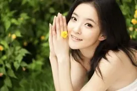 月经推迟月经痛，每个女孩心中解不开的疙瘩！图片