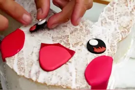手把手教你制作创意个性的皮卡丘蛋糕，宅男脱单“神器”~