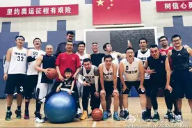 36岁姚明身材发福也能扣！连中30个罚球图片