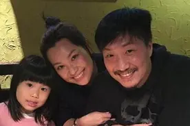 郑中基庆生 女儿乖巧太太贤惠亲手做颜文字蛋糕气氛温馨图片