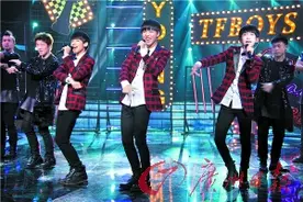 王力宏演绎摇滚范《忐忑》图片