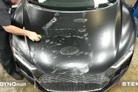 一个人动手贴犀牛皮用了4个小时！奥迪R8新车落地立马做的事！视频封面