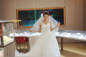济南101米婚纱，身价数百万！邀你做百里挑一新娘图片
