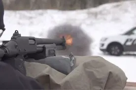 福特升级全球警车设计 车门可抵御穿甲弹袭击图片