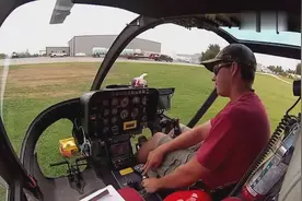 美国农场主驾驶直升机打农药，以前是开杂技飞机的！视频封面