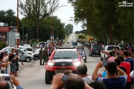 中国女车手又出大事 2016达喀尔拉力赛被迫暂停图片