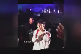 权志龙世界巡回演唱会香港站，台下粉丝互动引起疯狂尖叫！视频封面