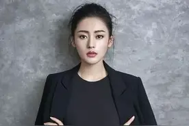 张天爱澳门逛街自带鼓风机 任性模仿树懒体图片