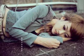 一首《我在你生命里算什么》，听得心碎，听得泪落，却忍不住重播