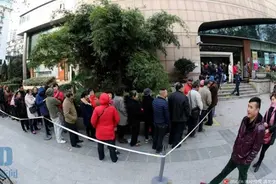 当时排队抢，现在花不了，这种货币好尴尬，有人100.1元大量甩卖！图片