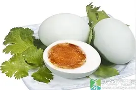 揭秘鸭蛋黄为什么这样红图片