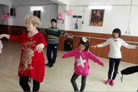 漯河市69岁老人义务教授聋儿跳拉丁舞10年图片