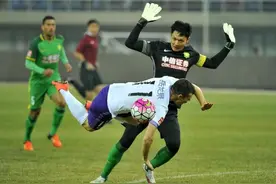 中超-蒙特罗失良机 泰达0-0闷平国安图片