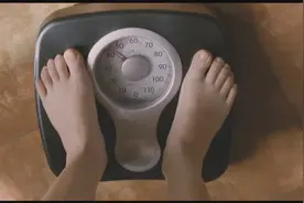 高圆圆早起称体重竟然只有90斤让人好羡慕视频封面