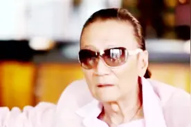 谢霆锋身价过亿父亲谢贤一身名牌每月花费千万，连草莓都不舍的吃视频封面