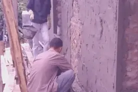 400雇的抹灰工一会把10袋水泥用完，主家看地上撒的差点气死视频封面