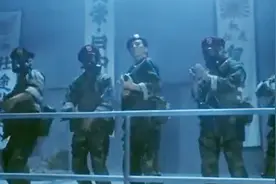 几个中国特种兵穿越回1937年的上海，狂揍日本军人，看着真爽视频封面