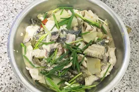 怎么在家中做出好吃的酸菜鱼？除了好酸菜，加上它鱼肉更鲜美嫩滑
