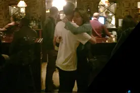 米兰达可儿与高富帅男友约会如连体婴图片