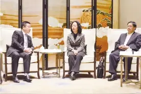 杨宁杨健会见恒丰银行昆明分行行长王传兴图片