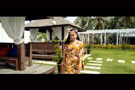 印尼富豪的女儿在海边拍MV,推销她家海边别墅，环境是亮点视频封面