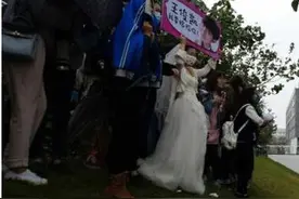 王俊凯被求婚吓坏网友 疑早恋女朋友系同班同学图片