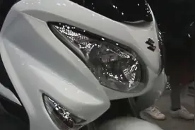 铃木公司推出新款铃木200踏板车，很不错视频封面