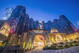 特惠 | 澳门新濠影汇订房即送双人门票！全球最高8字型摩天轮和四维模拟蝙蝠侠等你来耍！图片