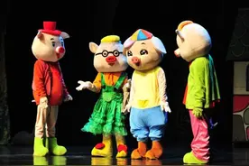 经典儿童剧《三只小猪》在太原青年宫上演图片