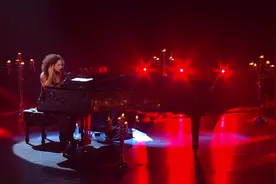 出道第一支单曲就斩获格莱美三项大奖，艾丽西亚·凯斯-Fallin