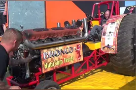 俄罗斯的T55坦克发动机安拖拉机上会发生什么？结果你肯定想不到