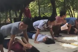 实拍越南乡村非诚勿扰相亲现场，第一名可以牵手心仪女生回家！视频封面