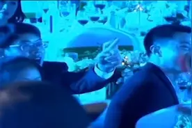 窦靖童的这一声爸爸不仅肯定了李亚鹏，更说明了王菲的教育好，赞视频封面