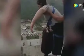 200斤的女子蹦极，弹起来的瞬间，连老板都吓坏了