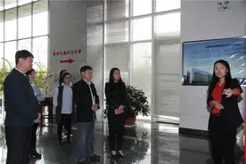 曲靖市委宣传部常务副部长付尔华到驰宏锌锗考察指导工作图片
