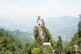 陕西深山藏有中国最危险的房子，500年前建于悬崖绝壁，你敢爬吗视频封面