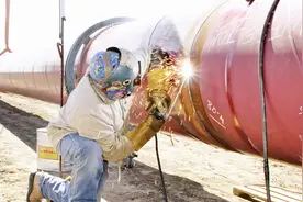 中国石油改从巴铁修建管道直抵新疆，再不用看印度脸色了！视频封面