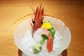 带你尝尝，海虾极品：牡丹虾刺身，吃的时候虾是活的，鲜甜无比